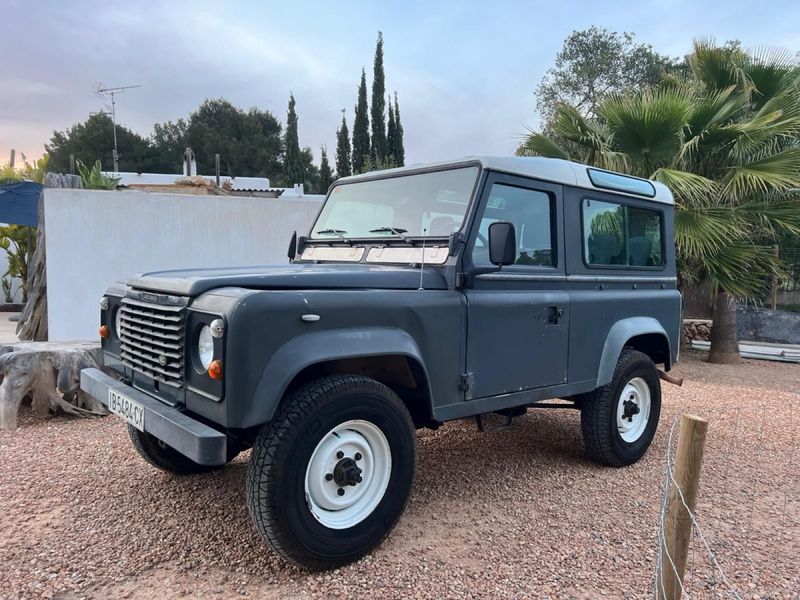 Land Rover Defender 90 gasolina