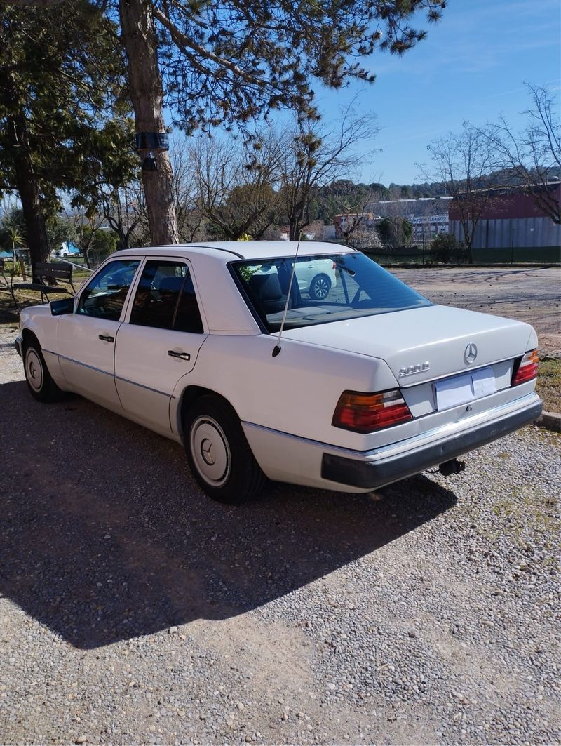 Mercedes-Benz 300D  W 124 1989