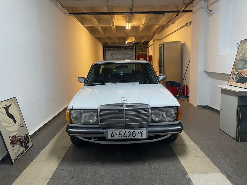 Mercedes-Benz w123 300d 1981