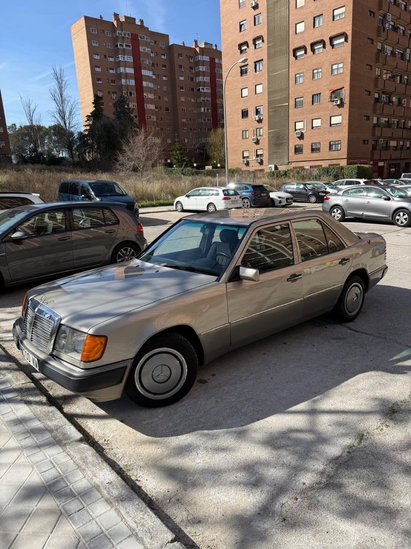 Mercedes-Benz 230E automatico