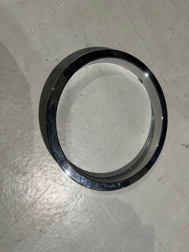 Aro cromado llanta Seat 131