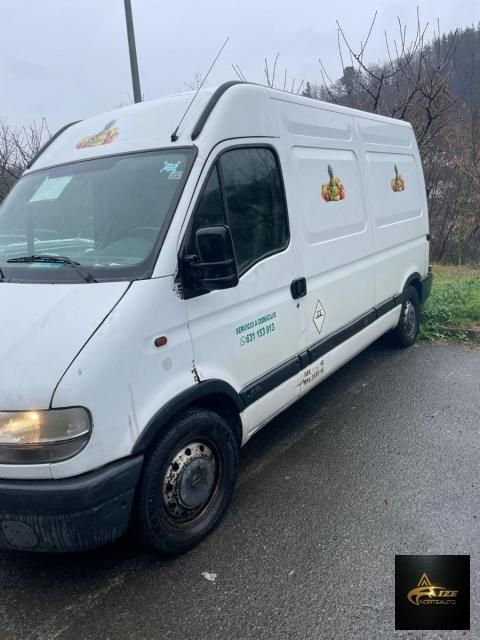NISSAN interstar