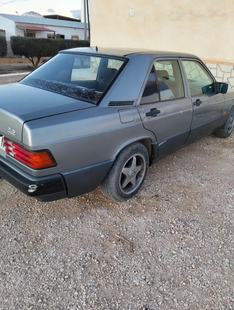 Mercedes-Benz 190 1987