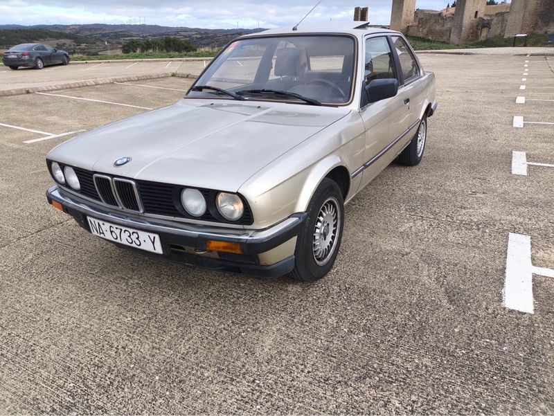 BMW e30 318i