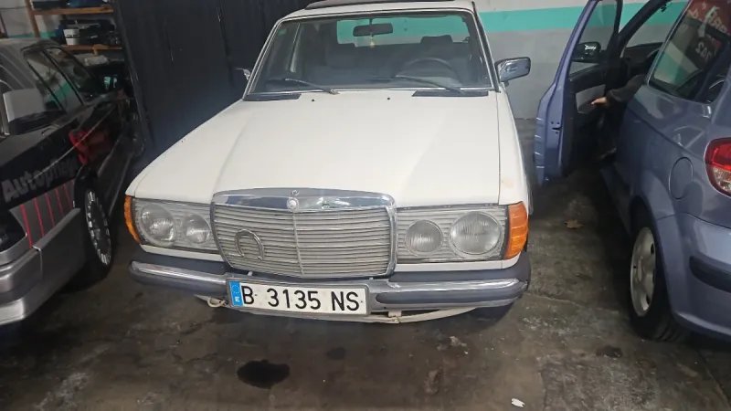 Mercedes-Benz 240d 1975