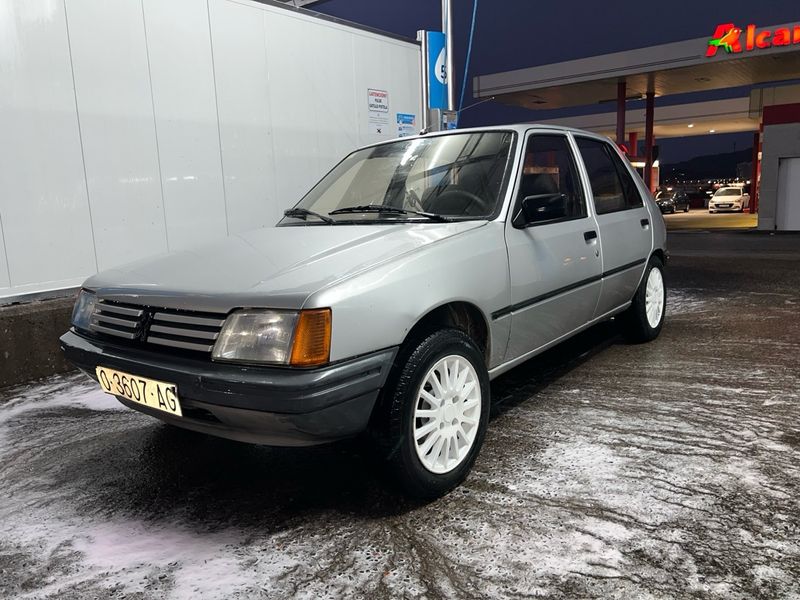 Peugeot 205 1985