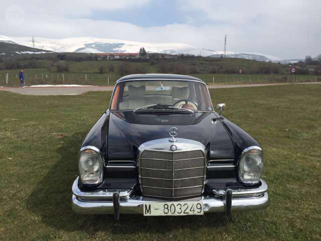 Mercedes-Benz W111 220 S Clasico